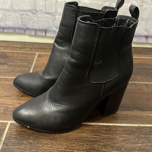 Billini Black Booties Sz 6